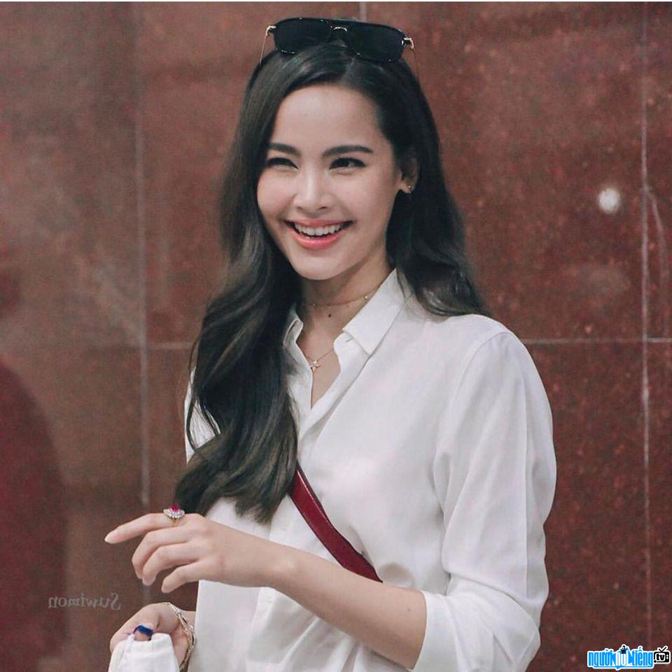 Yaya Urassaya actress pictures with a bright smile