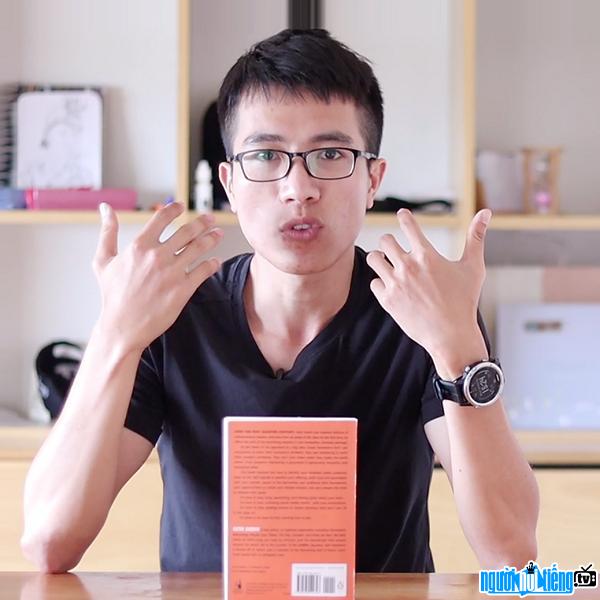 Youtuber Dang HNN (Nguyen Ngoc Dang) shares a lot of useful knowledge