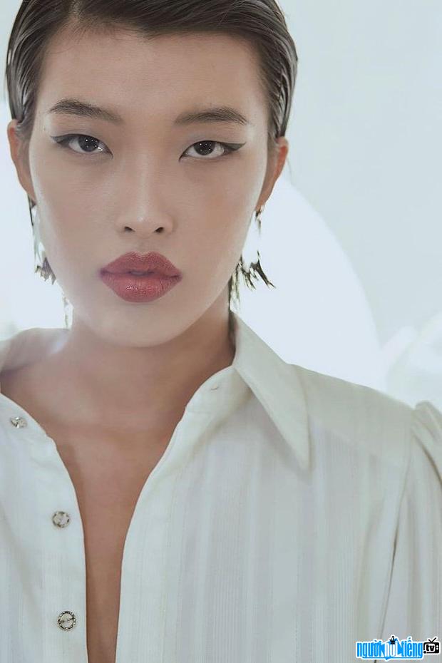 Hình ảnh gương mặt của người mẫu Dahan Phương Oanh
