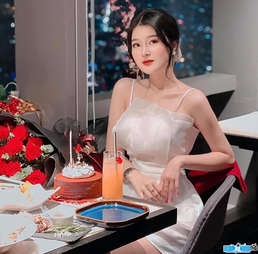 TikToker Nina Lê nổi bật trong lĩnh vực thời trang và làm đẹp