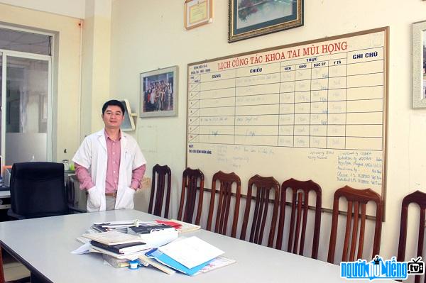 Bác sĩ Quân Giáp hiện đang công tác tại khoa Tai Mũi Họng bệnh viện 198