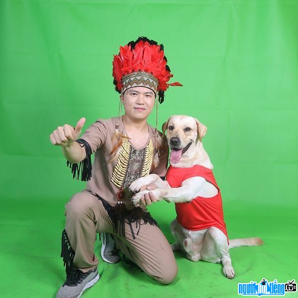  YouTuber Trinh Van Canh and his million-view dog Cu Cu