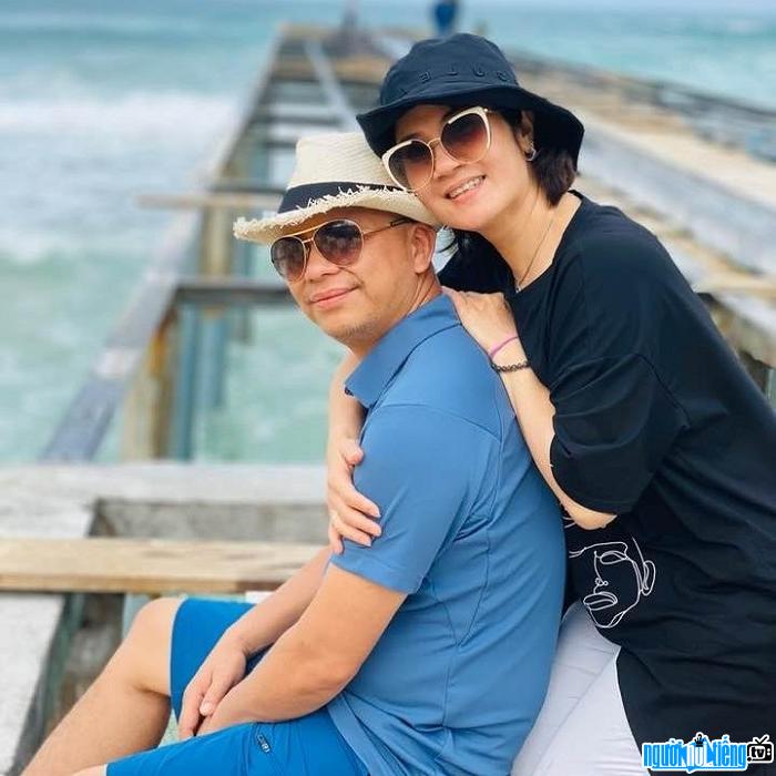Actor Nguyet Hang is happy with her husband