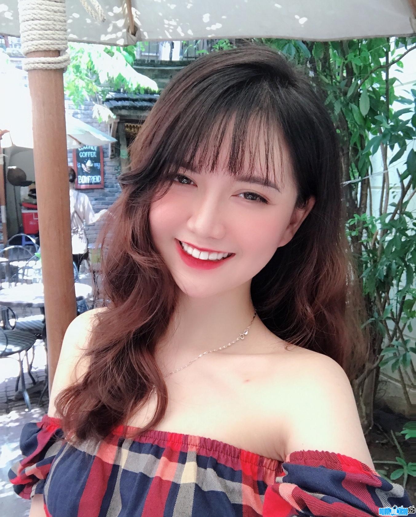  beautiful Truong Ngoc Diep with a sunny smile