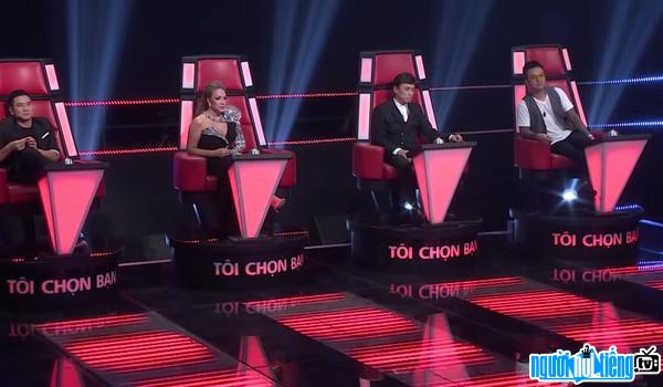 The image of the coaches on the hot seat of the Vietnamese Voice program season 6