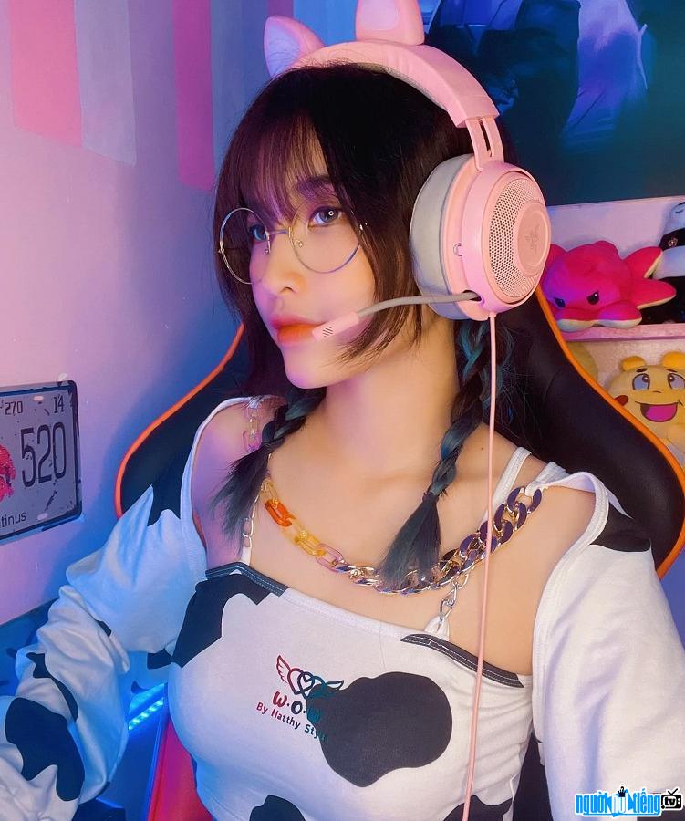 Streamer Lily Phan impresses with her cute appearance