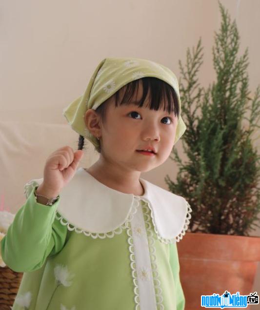  Child Photo Model Sasha Huynh Thanh taking lookbooks for many famous brands