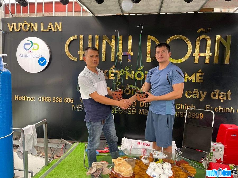  Mr. Chinh Doan with valuable orchid trading transactions