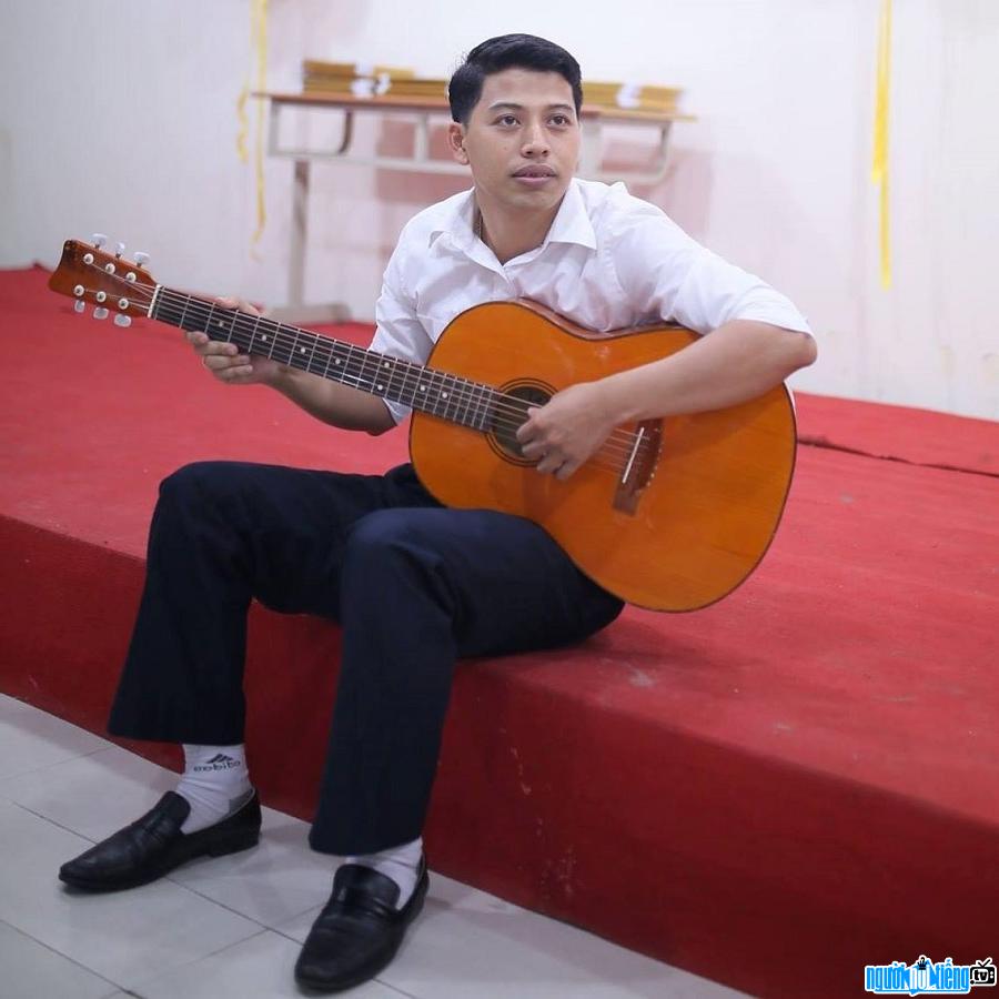 Teacher Pham Quoc Toan has experience in preparing for university exams