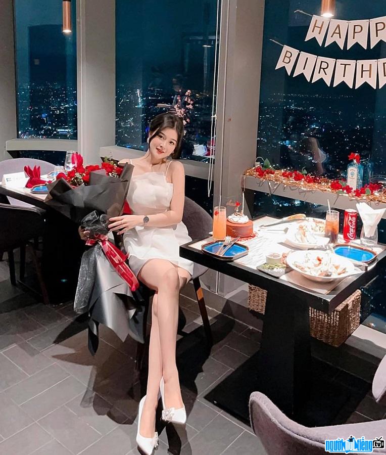 TikToker Nina Lê xinh đẹp trong tiệc sinh nhật