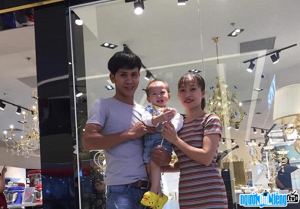 The happy family of network phenomenon Nguyen Ngoc Manh