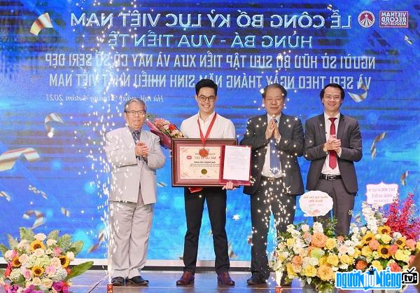  Tiktoker Hung Ba (King of currency) sets a Vietnamese record