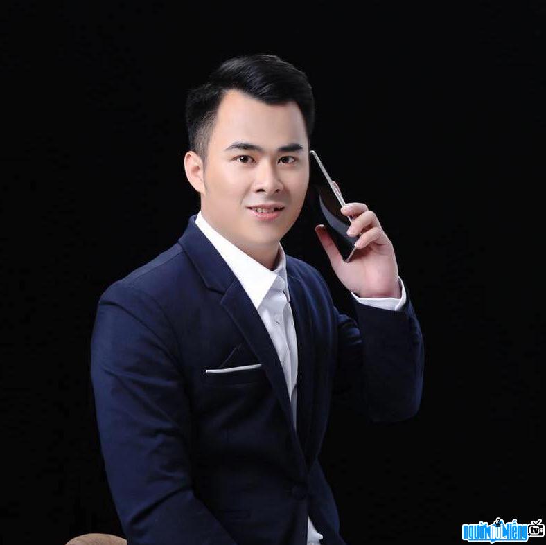 Doanh nhân Minh Adam chuyên gia Telesales số 1 Việt Nam