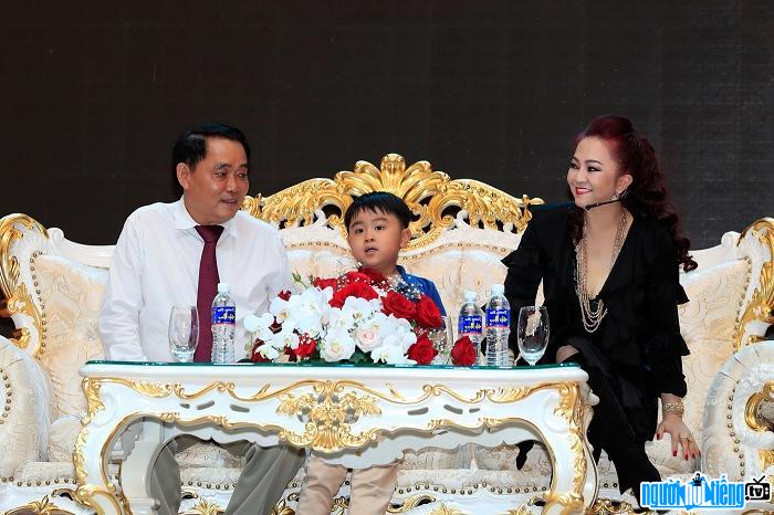 The happy family of businessman Huynh Uy Dung