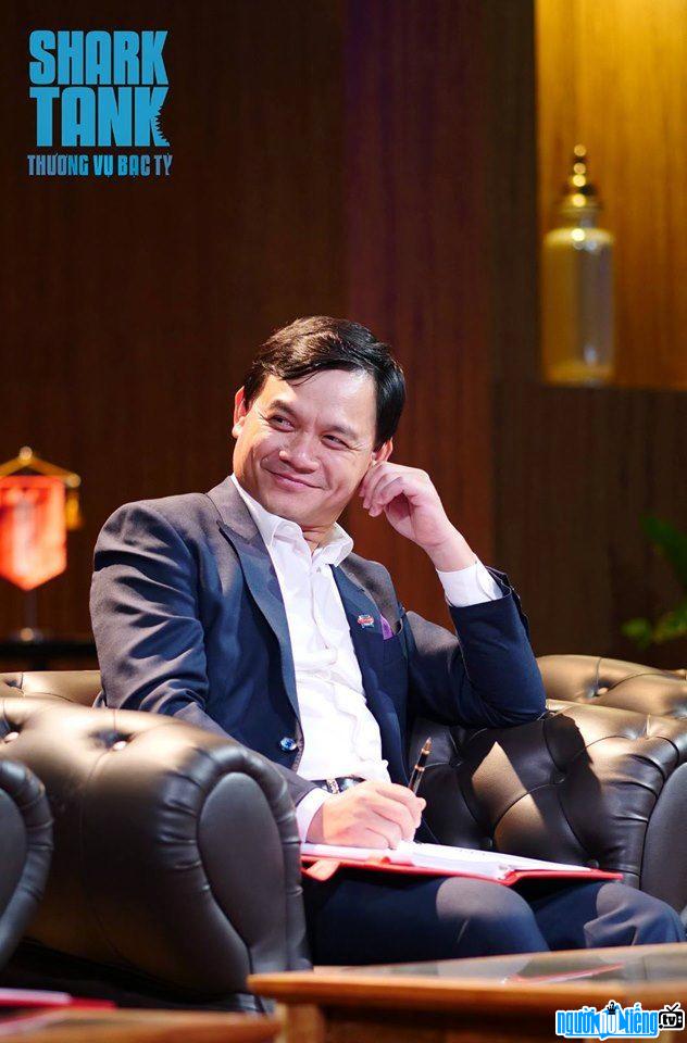  Shark Phu businessman is loved as a judge on Shark Tank