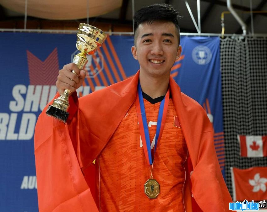  Badminton athlete Ho Phuoc Sang wins gold at the 2019 World Cup