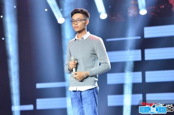  Picture of Quoc Huy "Sing My Song" - with the song "Going home"