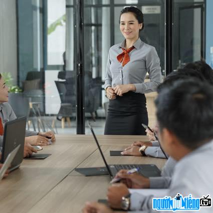 Hình ảnh CEO Lê Thị Thúy An điều hành công ty Bất động sản Giang Điền ngày càng lớn mạnh