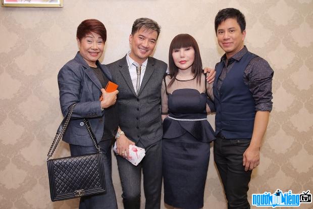  Image of pregnant Jackie Lien Pham with artists