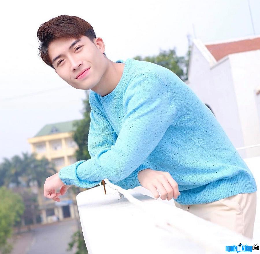  the handsome and romantic image of Duc Huy