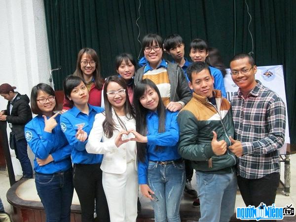 Blogger Nguyễn Ngọc Long còn là diễn giả được nhiều học viên yêu mến