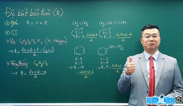  Teacher Le Pham Thanh is known as Formulation Master. learn