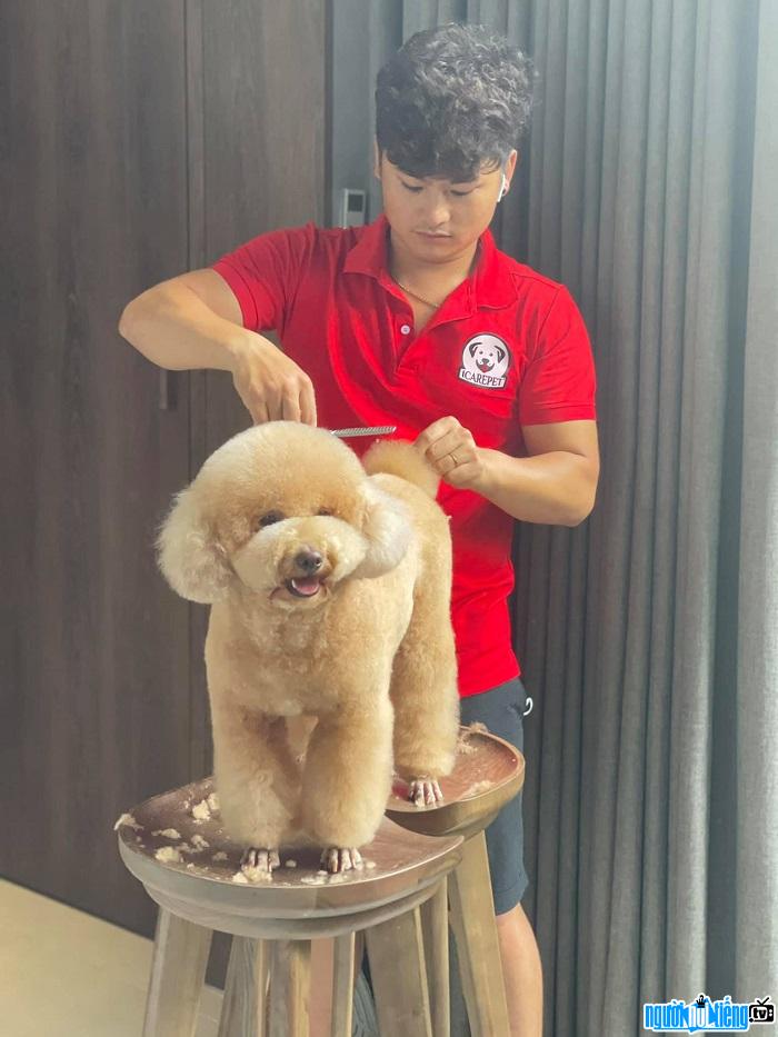  Entrepreneur Pham Ba Hang trims pet hair