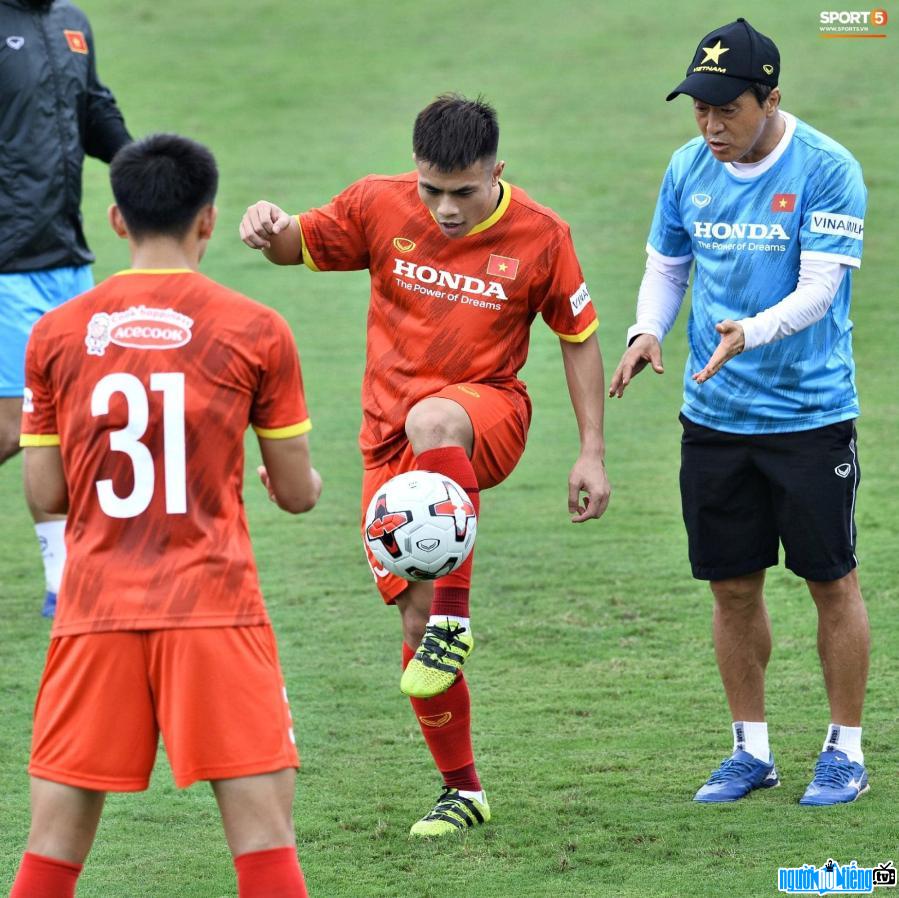  Image of player Hoang Anh on the training ground
