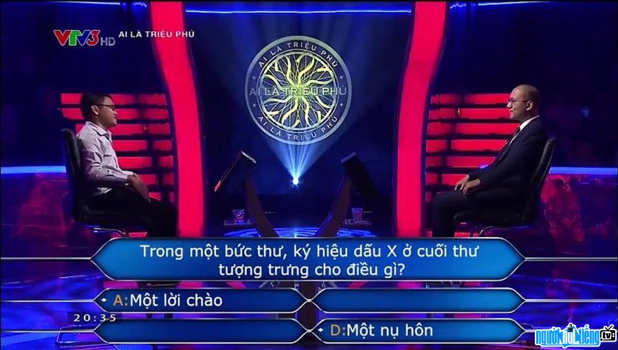 MC và người chơi trong chương trình Ai là triệu phú