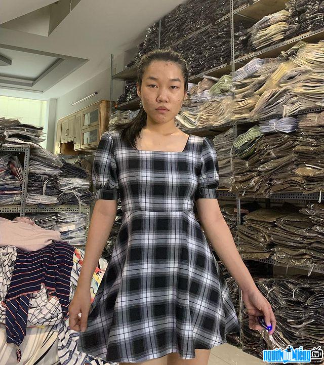 Công việc của Lê Thụy là bán quần áo và làm nội dung trên mạng xã hội