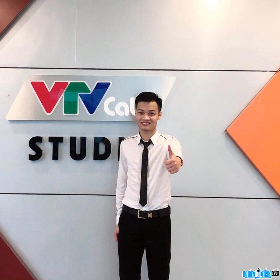 Giáo viên Nguyễn Văn Thế dạy toán trên VTVcab
