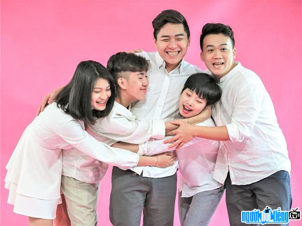 Diễn viên hài Minh Vẹo (Vũ Minh) và các thành viên nhóm hài Welax