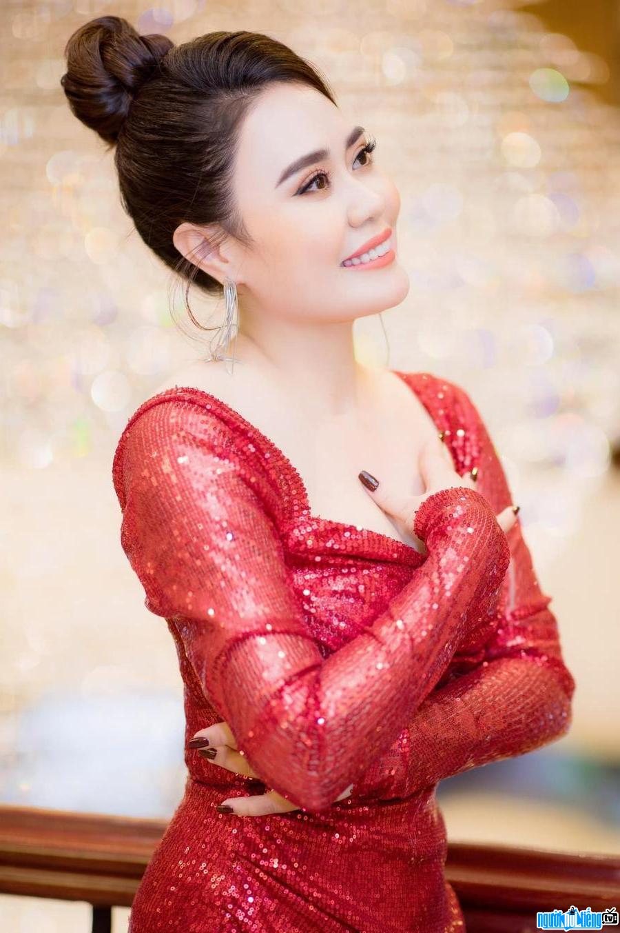 Hình ảnh ngày càng trẻ trung xinh đẹp của nữ diễn viên Phan Kim Oanh