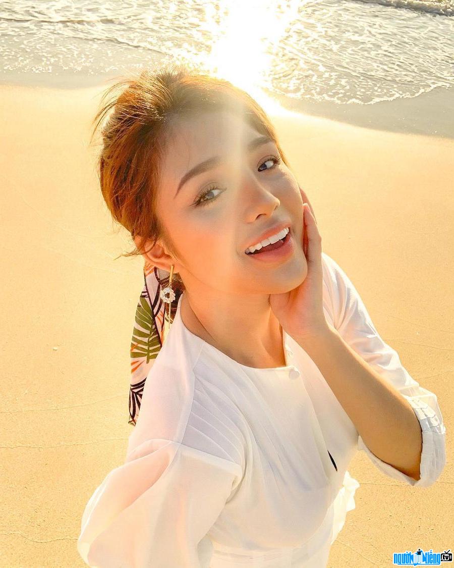  Close-up photos of actress Yeye Nhat Ha's beautiful beauty