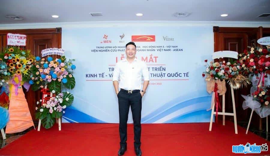 Businessman Pham Ngoc Hoang is handsome and elegant