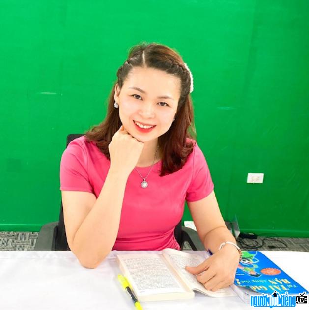 Hình ảnh chân dung cô giáo Nguyễn Thị Hiền – Toán cô Hiền