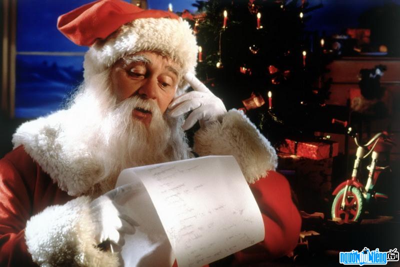 Ông già Noel là nhân vật không thể thiếu trong đêm Giáng sinh