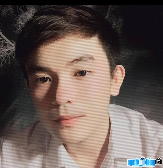  Close-up of Tik Toker Vu Quang Hieu's handsome face