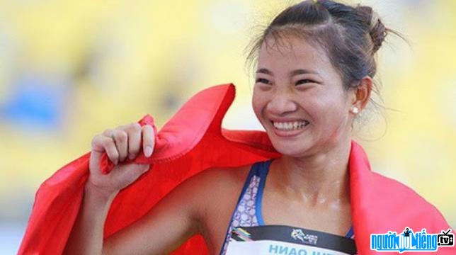  Picture of Athletics athlete Nguyen Thi Oanh with a bright smile
