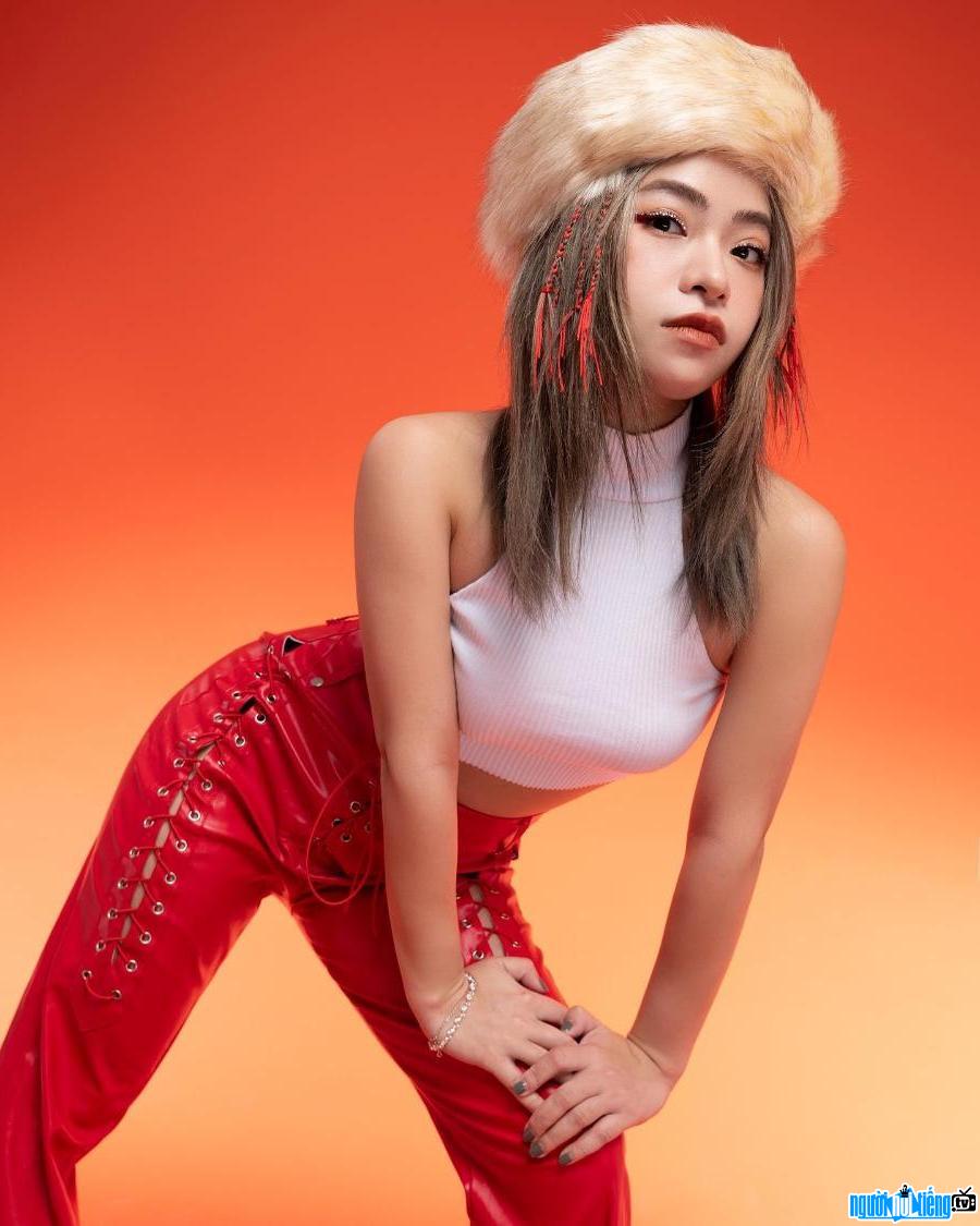 Hình ảnh mới của nữ ca sĩ Kim Chi Sun