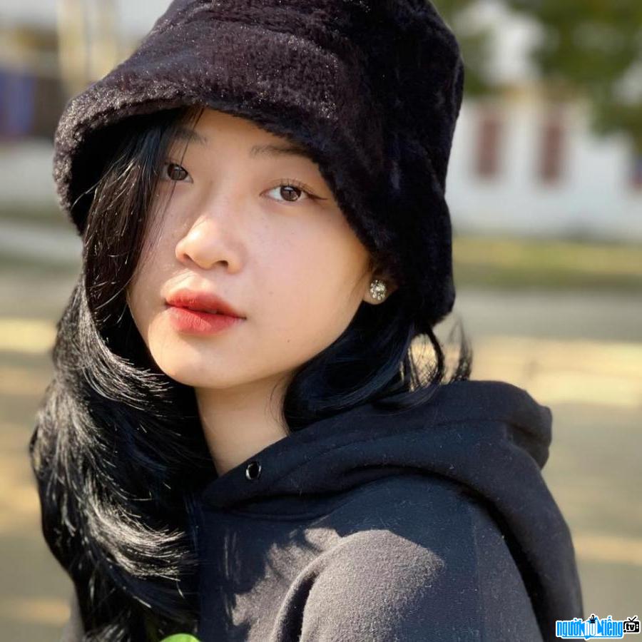 Cận cảnh nhan sắc xinh đẹp của Hot girl ảnh thẻ Hà Lim