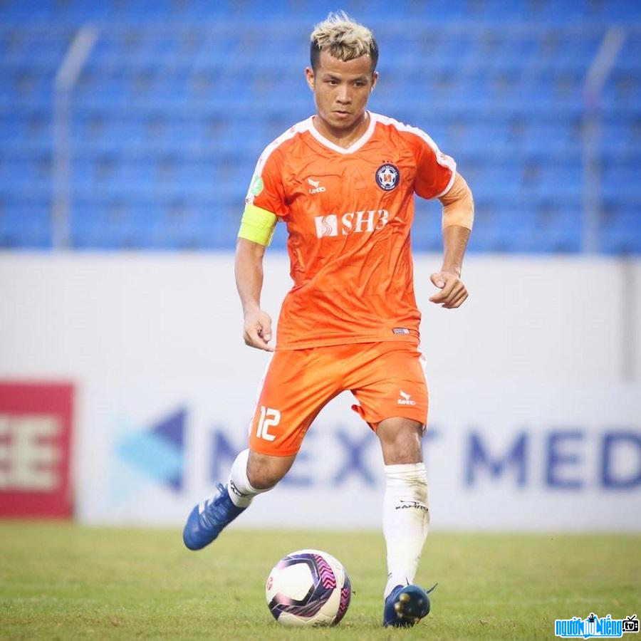  Hoang Minh Tam is a versatile midfielder