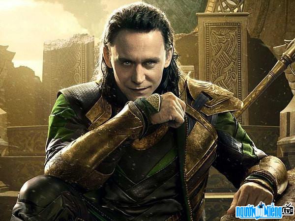 Hình ảnh nhân vật Loki do diễn viên Tom Hiddleston thủ vai