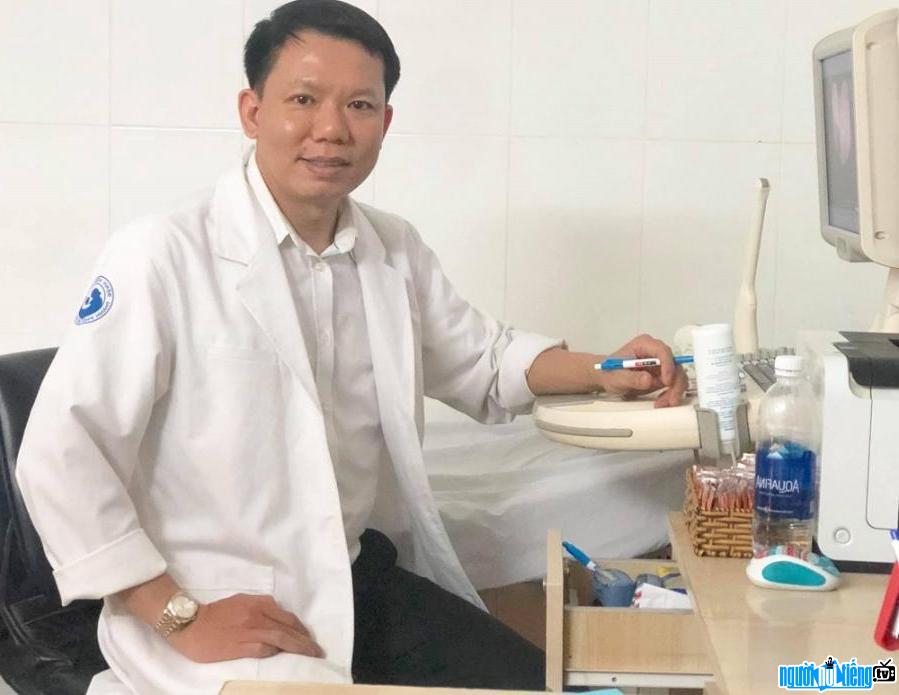  Doctor Cao Huu Thinh is dedicated to work