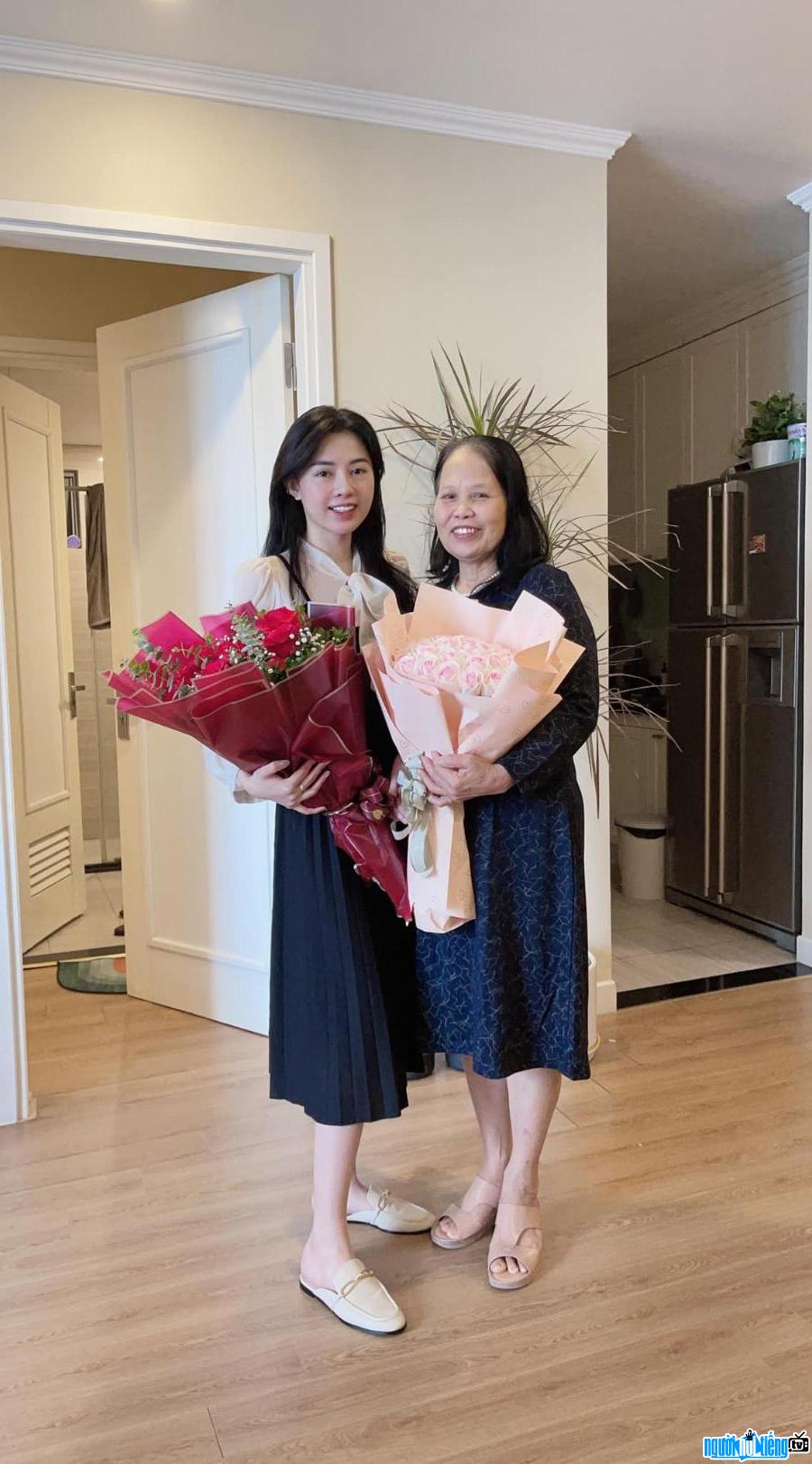  Photo of streamer Hang Kin and mother