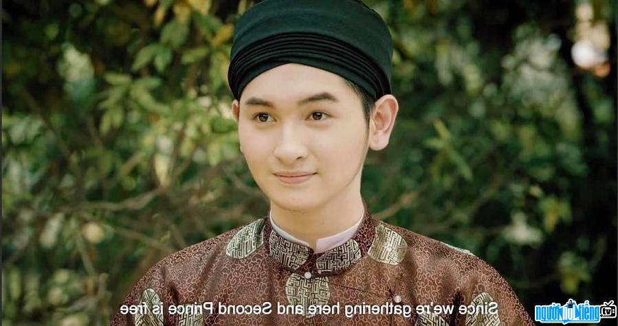  Minh Khai with the role of Prince Hong Nham in the movie "Phuong Khau"