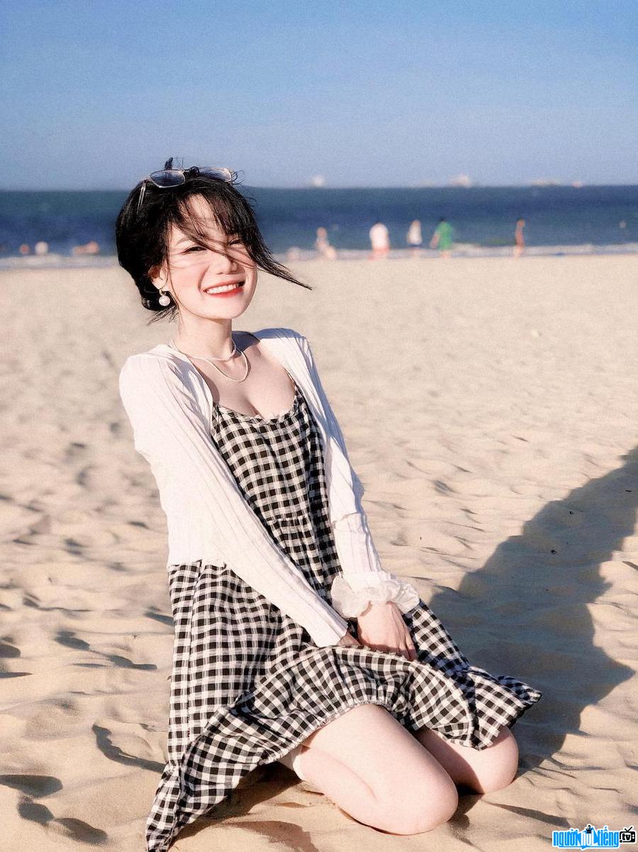  Quynh Mai's sunny smile