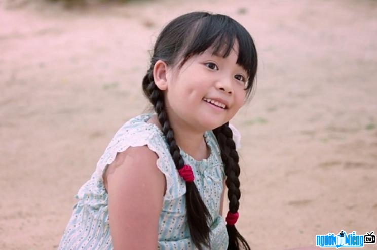 Hình ảnh diễn viên nhí Hà Mi trong vai Tiểu Li - phim Cô gái đến từ hôm qua