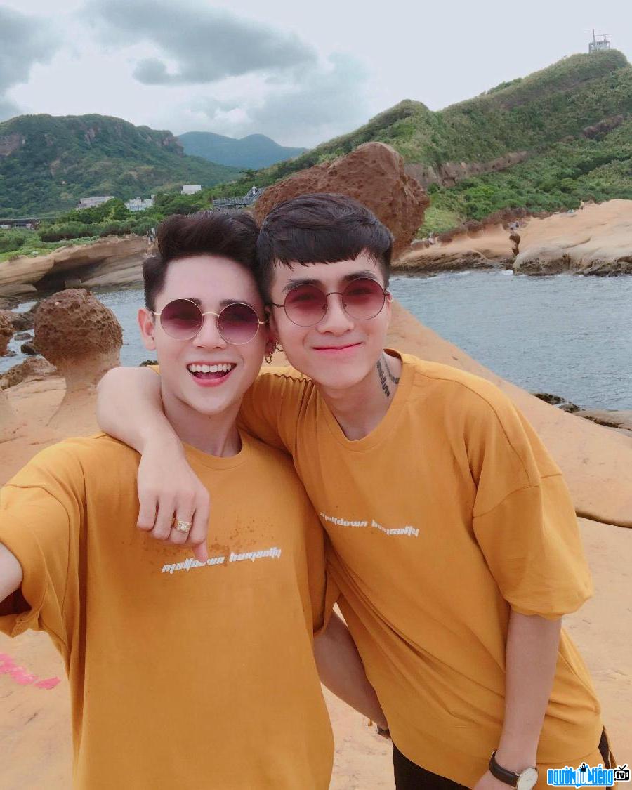 Cặp đôi Hồng Sơn - Hùng Anh nổi tiếng trong cộng đồng LGBT