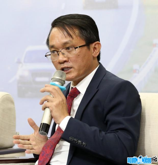 Nhà báo Nguyễn Đức Hiển hiện đang liên quan tới vụ tố cáo của CEO Nguyễn Phương Hằng